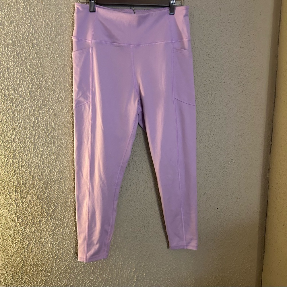 Victoria's Secret Light Purple Cropped Athletic Leggings Size XL (14) Athleisure